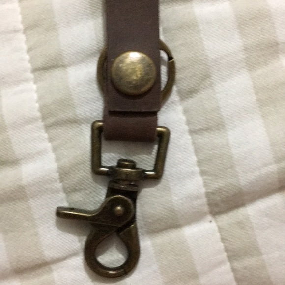 NWT loop keychain - Picture 3 of 7